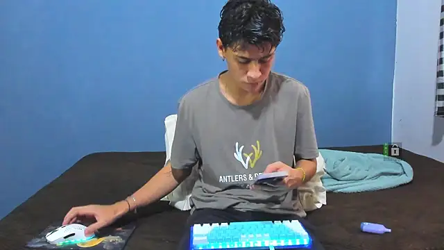 Snapshot of Kanterfun chatting on December 4, 1:20 pm Kanterfun online show from December 4, 1:20 pm