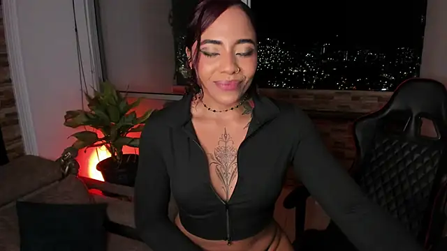 Snapshot of emilyfitness chatting on February 19, 3:50 am emilyfitness online show from February 19, 3:50 am