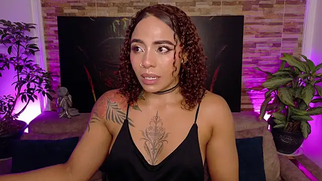 Snapshot of emilyfitness chatting on July 6, 11:51 pm emilyfitness online show from July 6, 11:51 pm