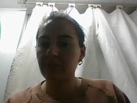  karlie kloss  online show from December 30, 1:04 am