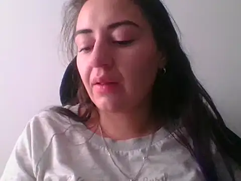  karlie kloss  online show from February 6, 9:06 pm