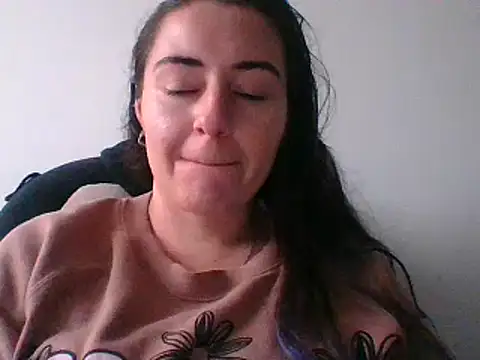  karlie kloss  online show from February 13, 8:03 pm