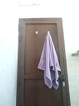 Snapshot of jonypl chatting on December 12, 6:25 am jonypl online show from December 12, 6:25 am