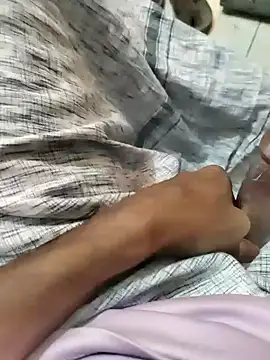 Snapshot of jonypl chatting on January 18, 11:22 pm jonypl online show from January 18, 11:22 pm