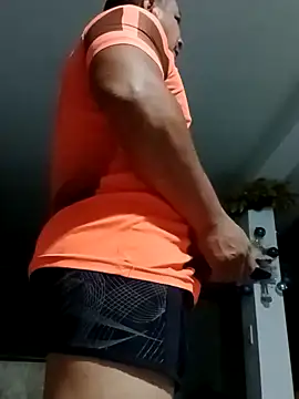 Snapshot of luchoarr chatting on December 13, 4:00 am luchoarr online show from December 13, 4:00 am