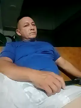 Snapshot of luchoarr chatting on December 17, 3:50 am luchoarr online show from December 17, 3:50 am