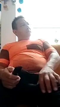 Snapshot of luchoarr chatting on January 5, 1:58 pm luchoarr online show from January 5, 1:58 pm