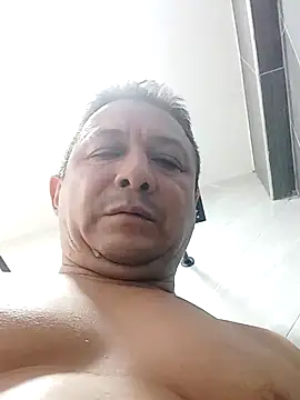 Snapshot of luchoarr chatting on January 6, 9:43 pm luchoarr online show from January 6, 9:43 pm