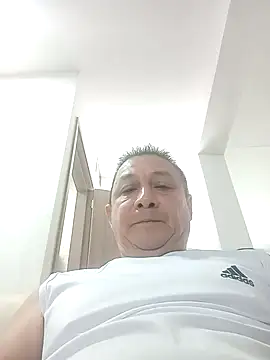 Snapshot of luchoarr chatting on January 18, 2:32 pm luchoarr online show from January 18, 2:32 pm