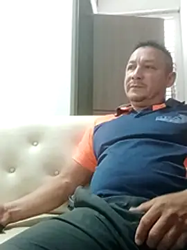 Snapshot of luchoarr chatting on February 1, 1:53 pm luchoarr online show from February 1, 1:53 pm