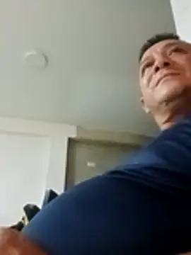 Snapshot of luchoarr chatting on February 3, 3:15 am luchoarr online show from February 3, 3:15 am