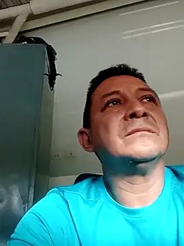 Snapshot of luchoarr chatting on February 9, 10:25 pm luchoarr online show from February 9, 10:25 pm