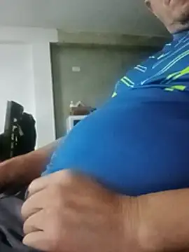 Snapshot of luchoarr chatting on February 14, 3:03 am luchoarr online show from February 14, 3:03 am