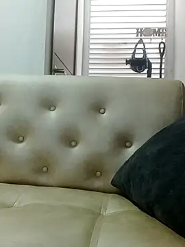 Snapshot of luchoarr chatting on February 15, 2:36 pm luchoarr online show from February 15, 2:36 pm