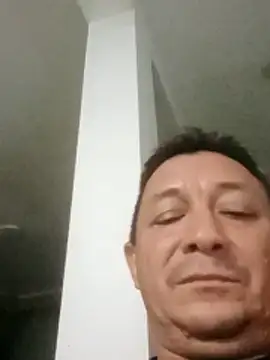 Snapshot of luchoarr chatting on February 25, 3:16 am luchoarr online show from February 25, 3:16 am