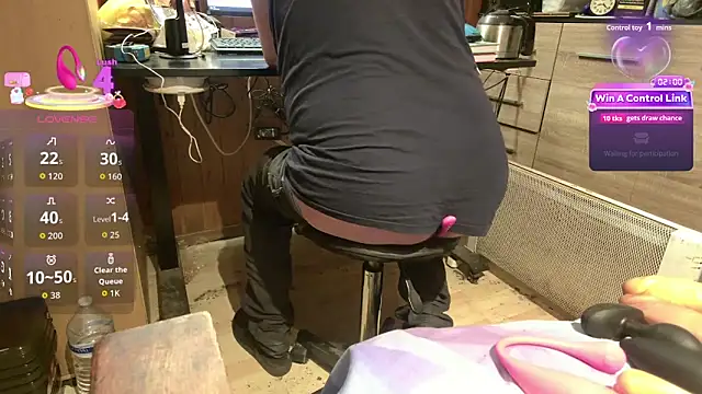 misteryman1956 online show from March 11, 7:03 am