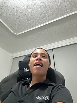 Snapshot of sheyla_sweet18 chatting on February 28, 5:30 am sheyla sweet18 online show from February 28, 5:30 am