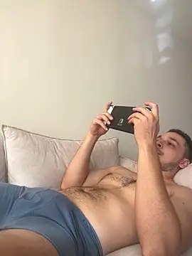 Snapshot of LabronsAd chatting on December 20, 1:54 pm LabronsAd online show from December 20, 1:54 pm