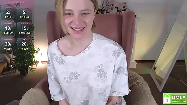 Snapshot of MirraBellanta chatting on May 15, 11:01 pm MirraBellanta online show from May 15, 11:01 pm