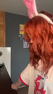 such juicee online show from April 6, 4:46 am