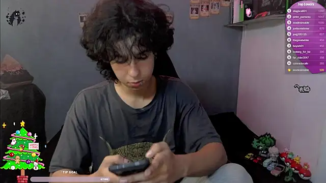 Snapshot of kairozz chatting on December 11, 7:57 pm kairozz online show from December 11, 7:57 pm