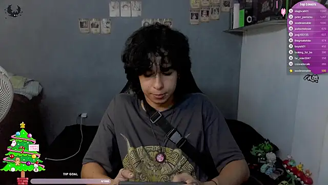 Snapshot of kairozz chatting on December 12, 9:15 pm kairozz online show from December 12, 9:15 pm