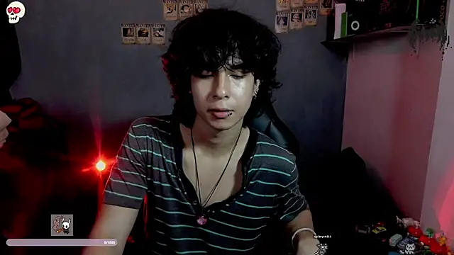 Snapshot of kairozz chatting on December 18, 10:02 pm kairozz online show from December 18, 10:02 pm