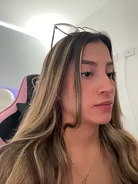 Issabela G1 online show from February 24, 8:51 pm