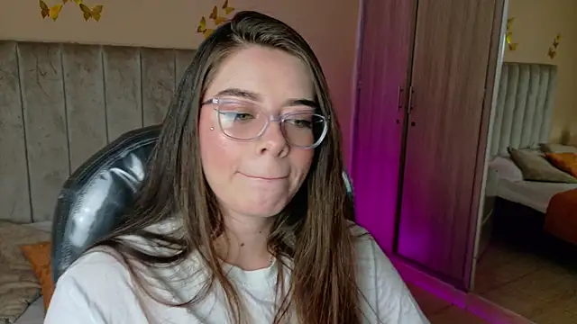 Snapshot of Charlotte_Olsen_ chatting on June 13, 7:34 pm Charlotte Olsen online show from June 13, 7:34 pm
