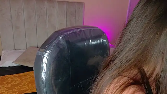 Snapshot of Charlotte_Olsen_ chatting on June 15, 8:22 pm Charlotte Olsen online show from June 15, 8:22 pm
