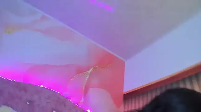 Snapshot of Bella__sweet chatting on March 2, 1:15 am Bella sweet online show from March 2, 1:15 am