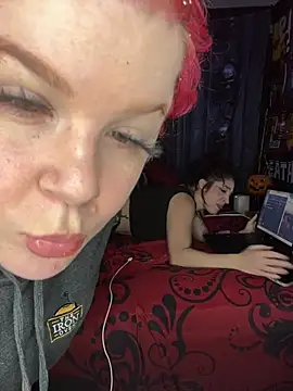 Snapshot of Luluof chatting on February 12, 7:03 am Luluof online show from February 12, 7:03 am