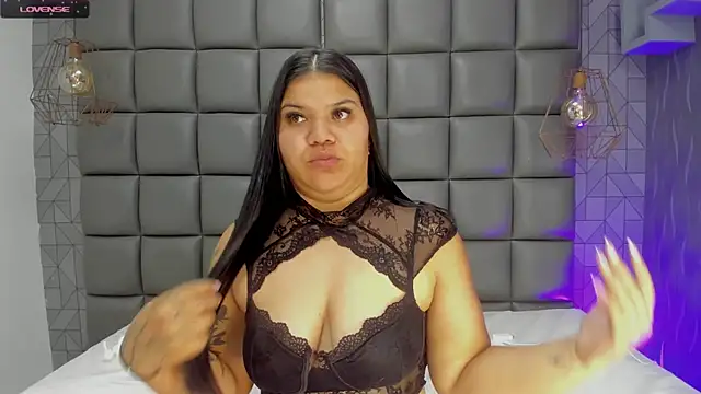 Snapshot of mile_uribe chatting on February 4, 10:21 am mile uribe online show from February 4, 10:21 am