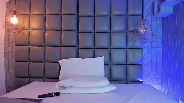 Snapshot of mile_uribe chatting on March 5, 3:51 am mile uribe online show from March 5, 3:51 am