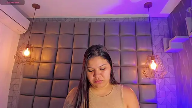 Snapshot of mile_uribe chatting on March 15, 2:14 am mile uribe online show from March 15, 2:14 am