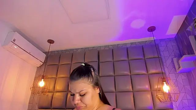 Snapshot of mile_uribe chatting on March 15, 5:41 am mile uribe online show from March 15, 5:41 am