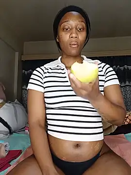 Snapshot of Lucy_Blacksilk chatting on July 16, 9:32 pm Lucy Blacksilk online show from July 16, 9:32 pm