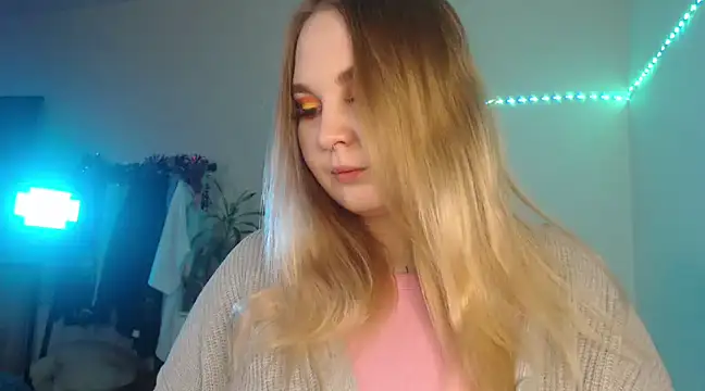 Snapshot of Greeenfriends6969 chatting on December 29, 6:27 pm Greeenfriends6969 online show from December 29, 6:27 pm