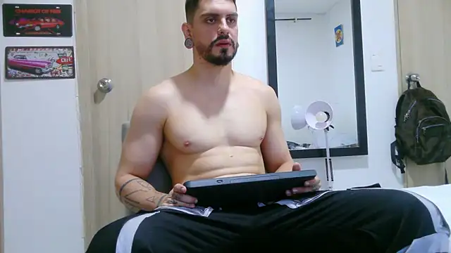 Aaron kwok28 online show from April 10, 10:58 pm