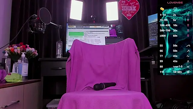Raissa sky26 online show from December 7, 2:42 am