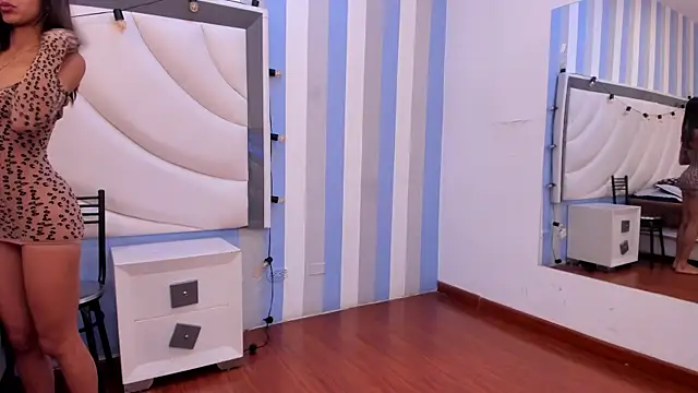 BritneyCollins online show from April 9, 1:27 pm