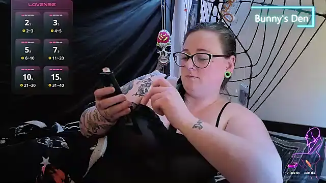 Snapshot of Bunny_Cummings chatting on January 18, 11:30 pm Bunny Cummings online show from January 18, 11:30 pm