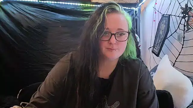 Snapshot of Bunny_Cummings chatting on February 24, 11:25 pm Bunny Cummings online show from February 24, 11:25 pm