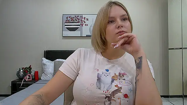 Snapshot of DianeMills chatting on November 26, 7:15 pm DianeMills online show from November 26, 7:15 pm