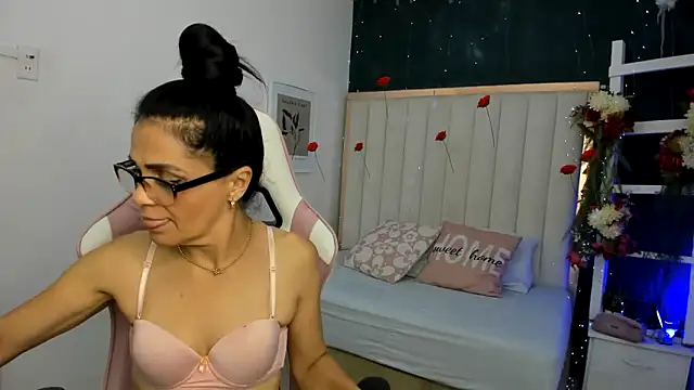 Snapshot of margot_smith_ chatting on March 16, 12:42 pm margot smith online show from March 16, 12:42 pm