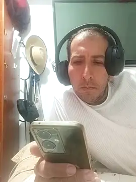 Snapshot of Alexand1999 chatting on May 22, 2:12 pm Alexand1999 online show from May 22, 2:12 pm
