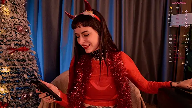 MichaellaMoon online show from December 31, 11:06 pm