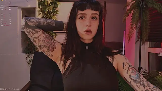 MichaellaMoon online show from November 21, 6:50 pm