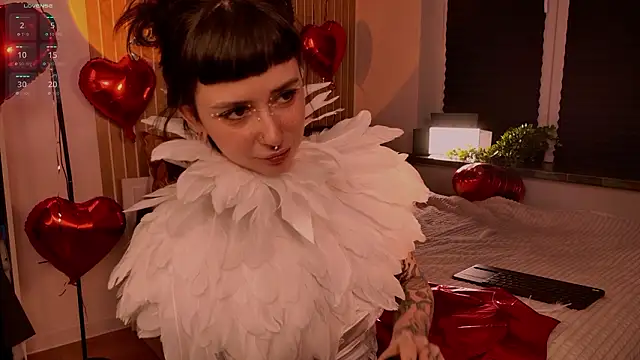 Snapshot of MichaellaMoon chatting on February 14, 6:04 pm MichaellaMoon online show from February 14, 6:04 pm