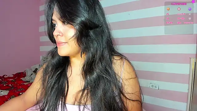 Snapshot of Loveequinn chatting on January 2, 2:33 am Loveequinn online show from January 2, 2:33 am